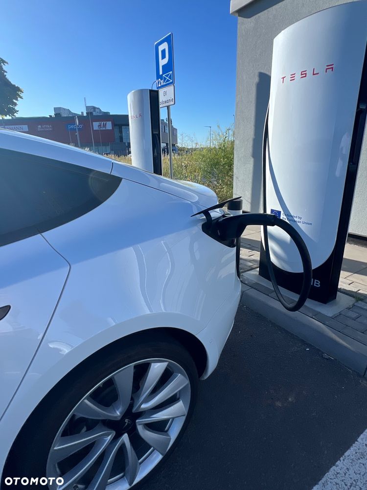 Tesla Model 3 - 5