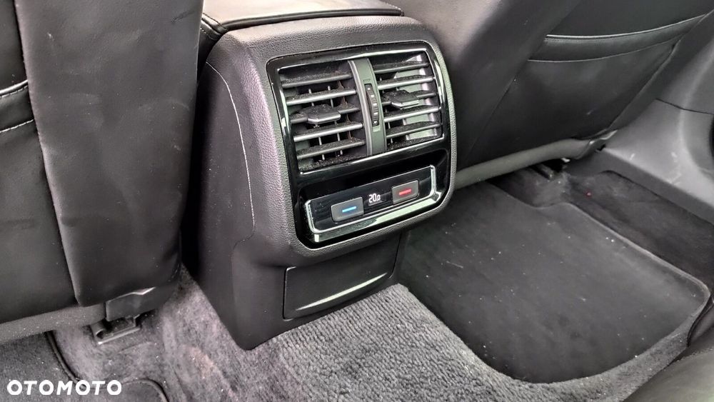 Volkswagen Passat - 39