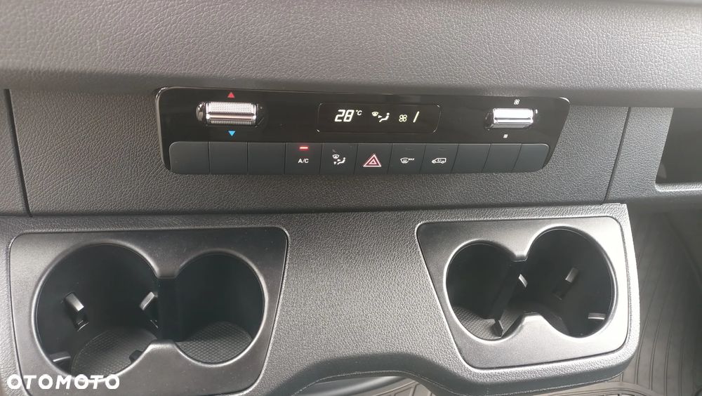 Mercedes-Benz SPRINTER - 13