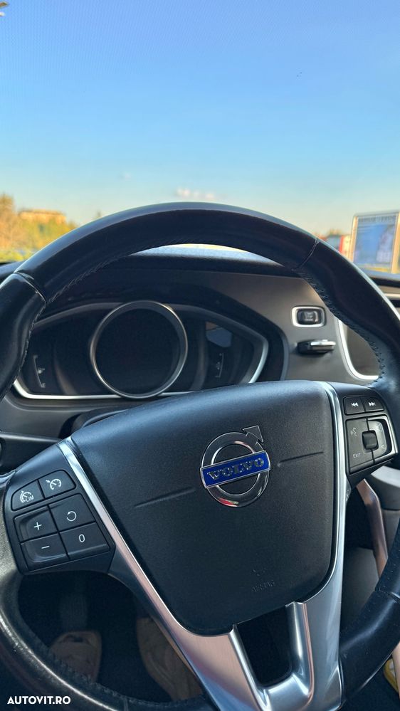Volvo V40 D3 Momentum - 4