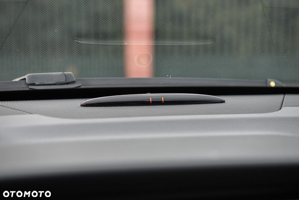 Mercedes-Benz Klasa C 200 7G-TRONIC Edition - 23