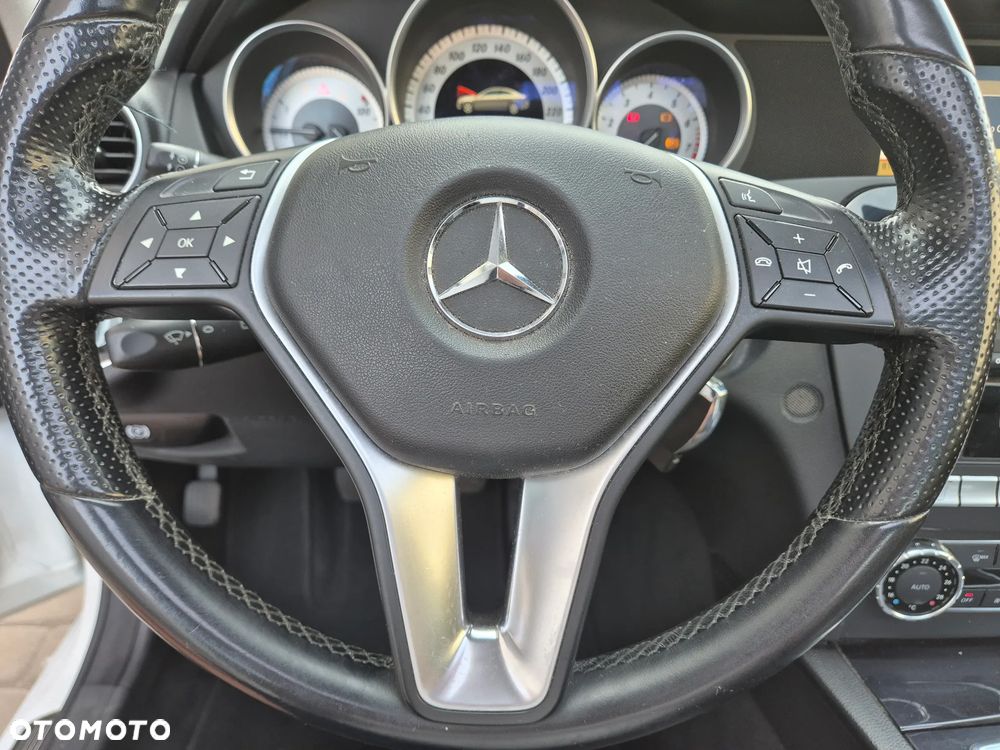 Mercedes-Benz Klasa C 180 CGI BlueEff - 18