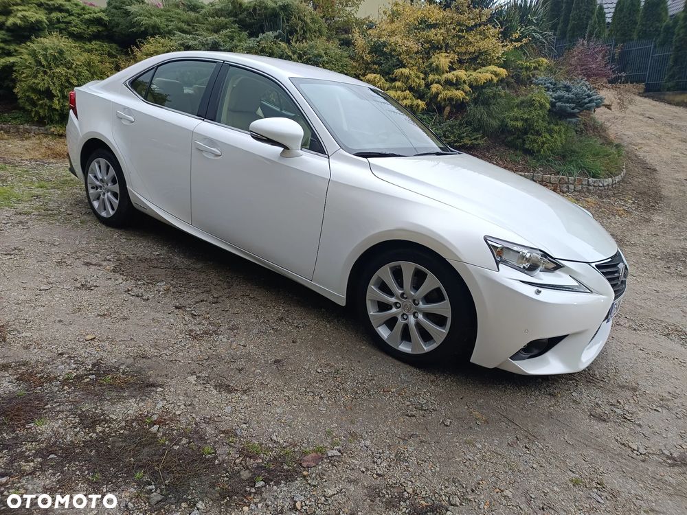 Lexus IS 300h Elite - 1