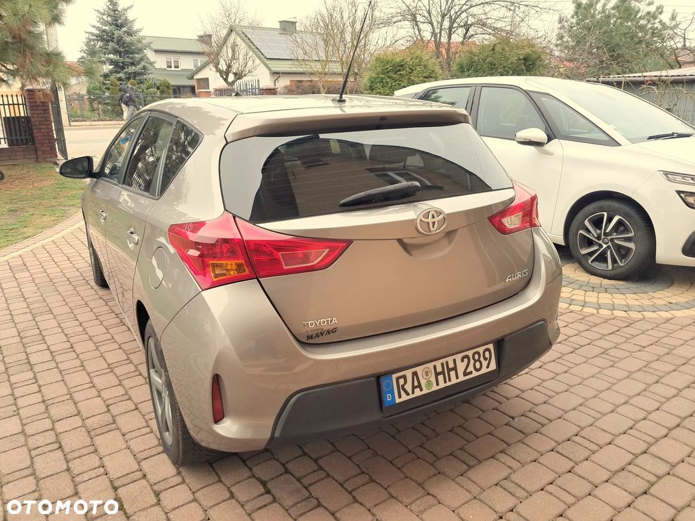 Toyota Auris 1.33 VVT-i Luna - 4