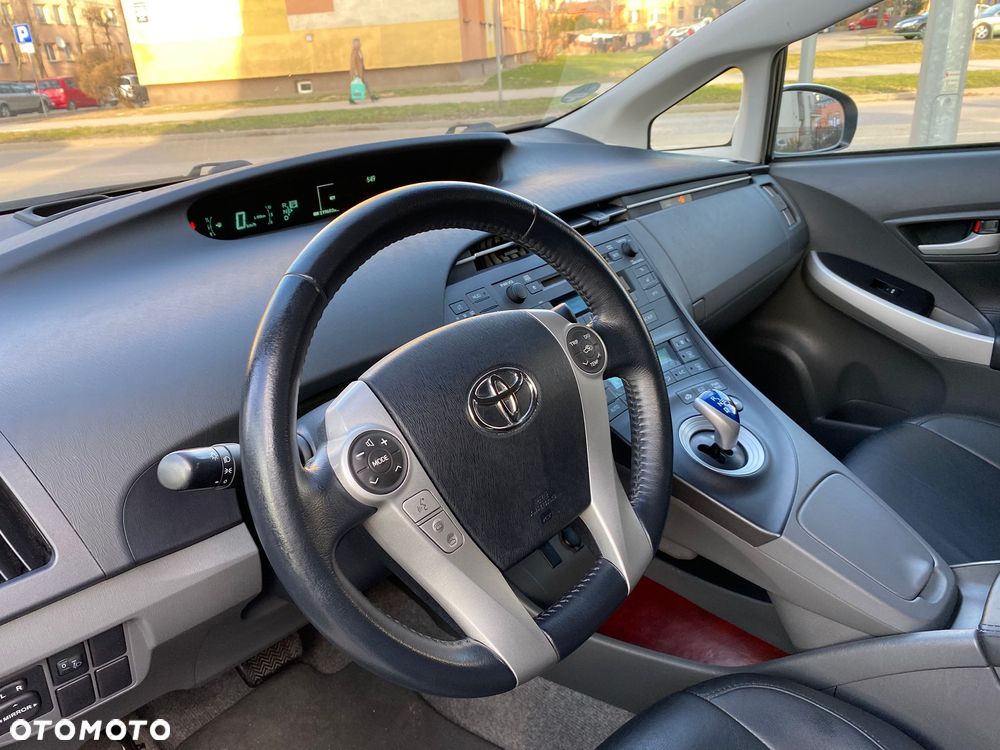 Toyota Prius (Hybrid) Comfort - 10