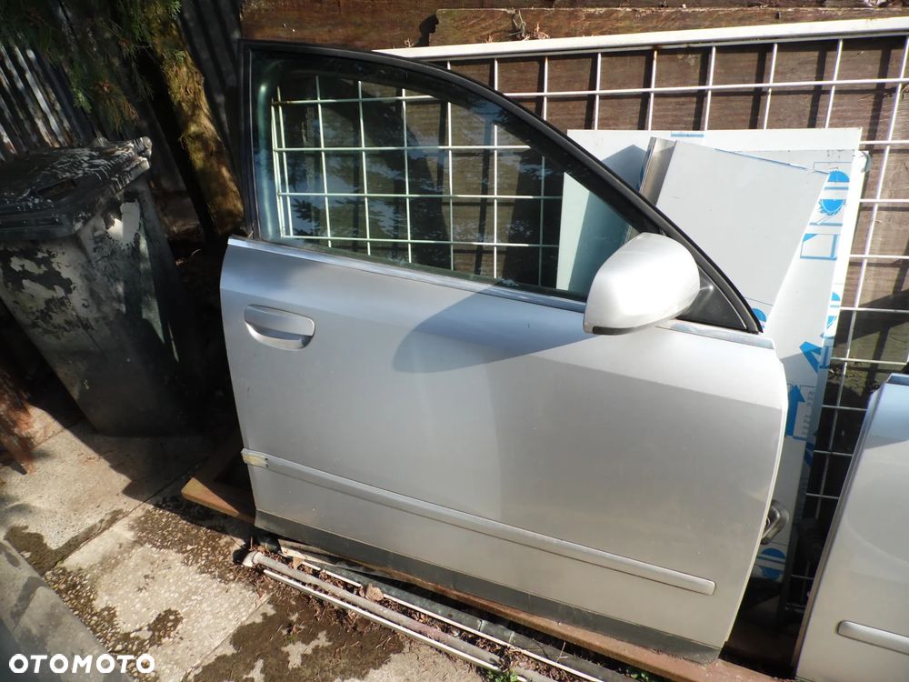 Audi A4 B6 2000-2004 Drzwi Przód Prawe - 1