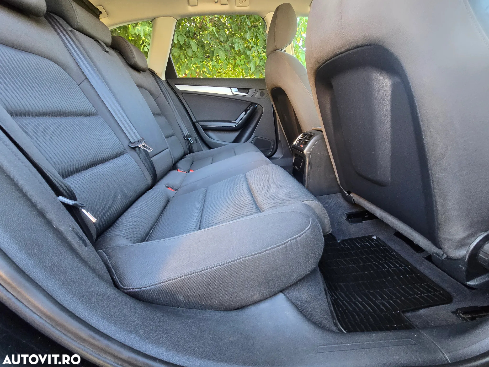 Audi A4 Avant 2.0 TDI DPF quattro - 9