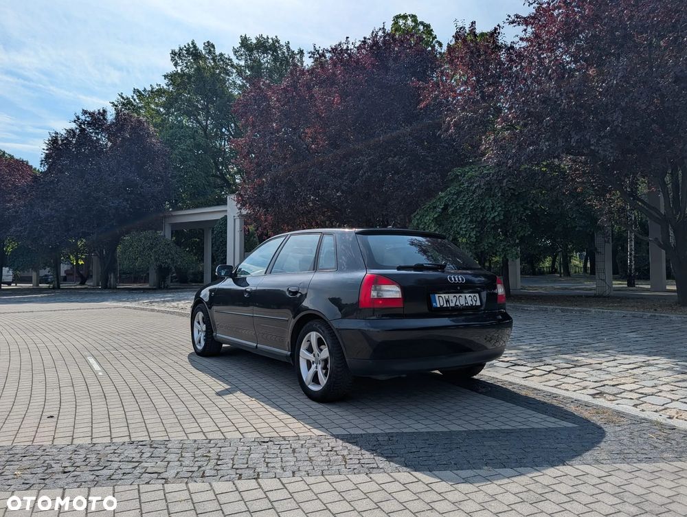 Audi A3 Sportback 1.8T Ambition - 4