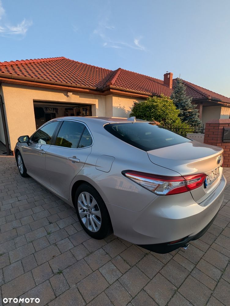 Toyota Camry 2.5 Hybrid Comfort CVT - 4