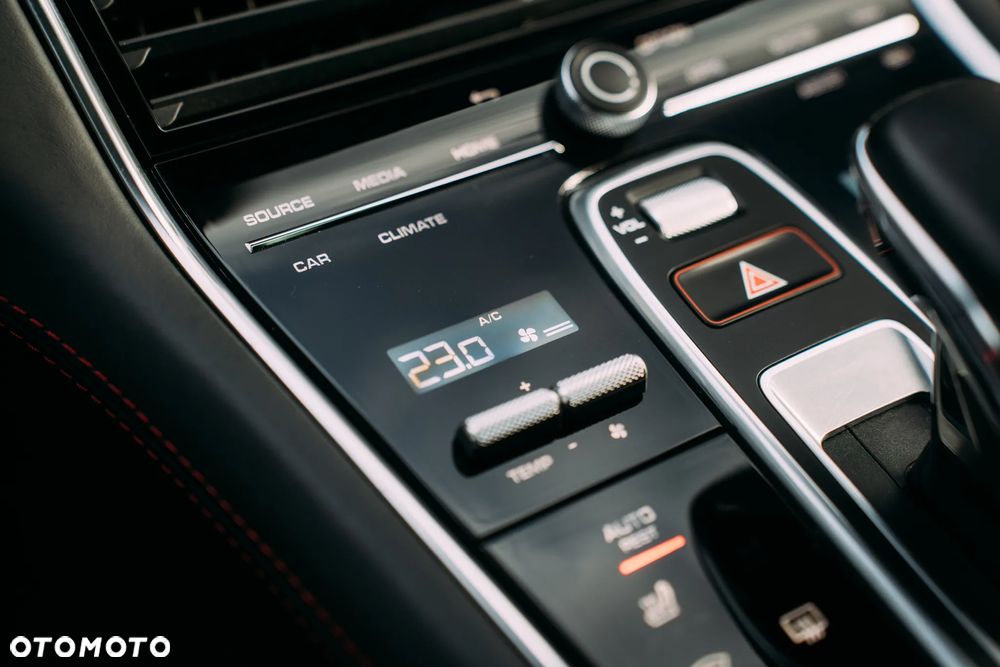Porsche Panamera - 32