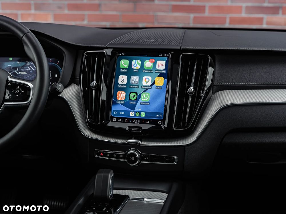 Volvo XC 60 B4 D Plus Dark - 31