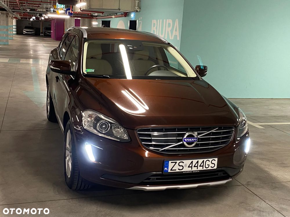 Volvo XC 60 D5 AWD Kinetic - 2