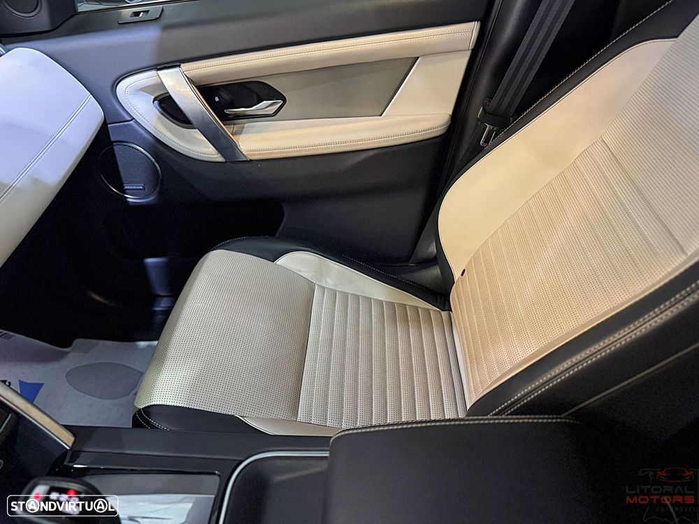 Land Rover Discovery Sport P300e R-Dynamic S - 23