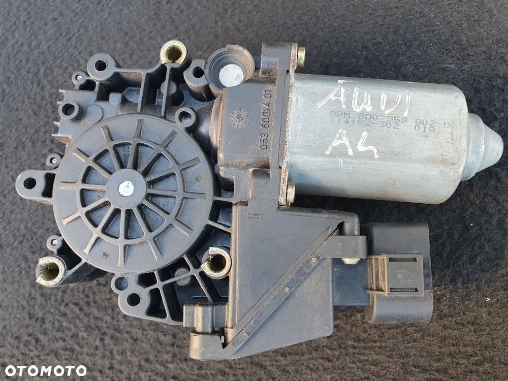 AUDI A4 B5 SILNICZEK PODNOSZENIA SZYBY PRAWY PRZÓD 8D0959802D 113846-113 BROSE POSIADAM 3SZT - 3