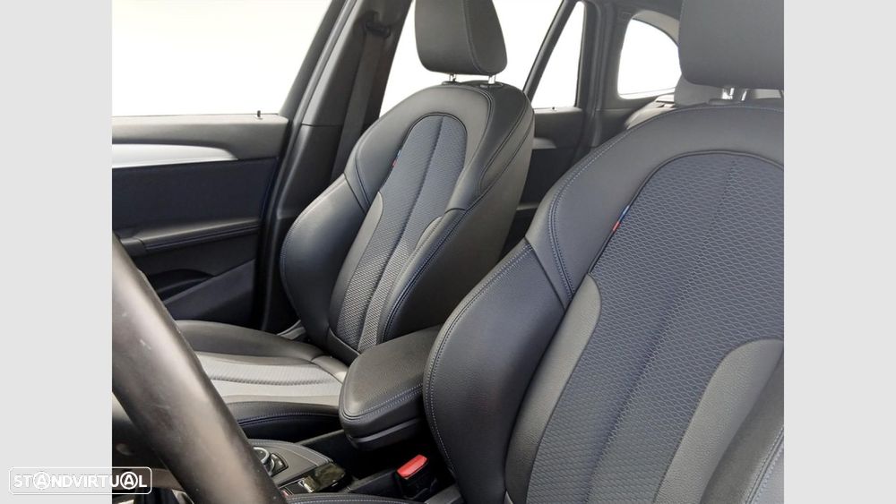 BMW X1 sDrive18d — fotografia 12
