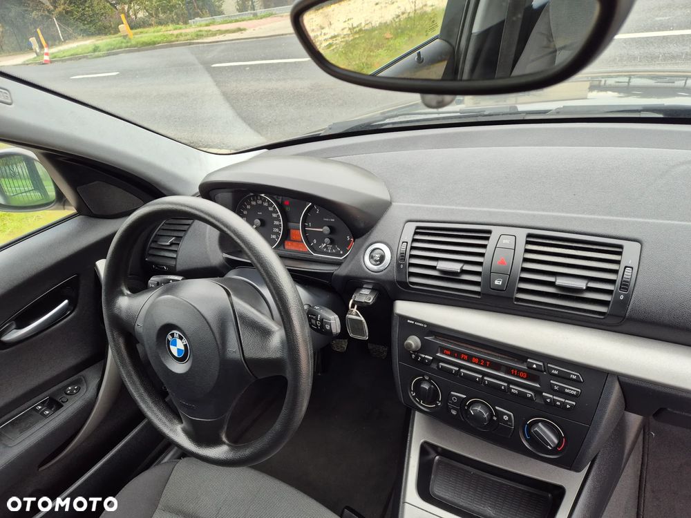BMW Seria 1 118d DPF - 12