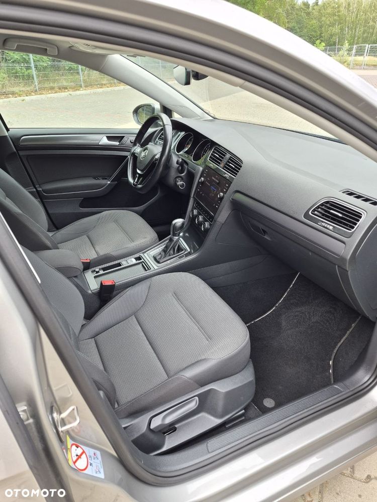 Volkswagen Golf 1.5 TSI BlueMotion ACT DSG Comfortline - 20