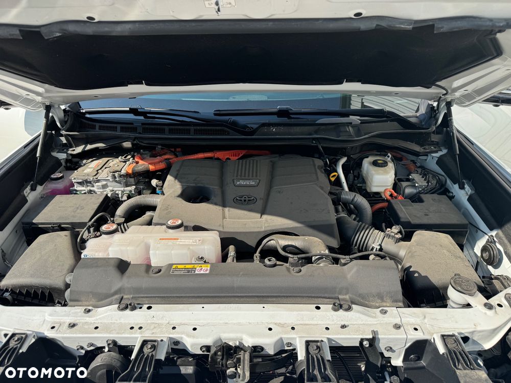 Toyota Sequoia - 25