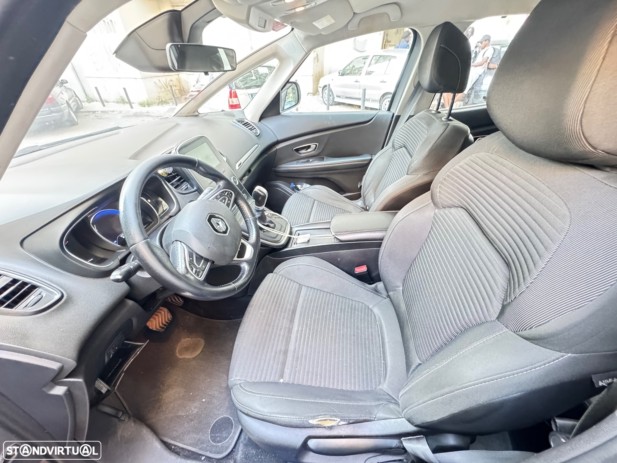 Renault Grand Scénic - 18