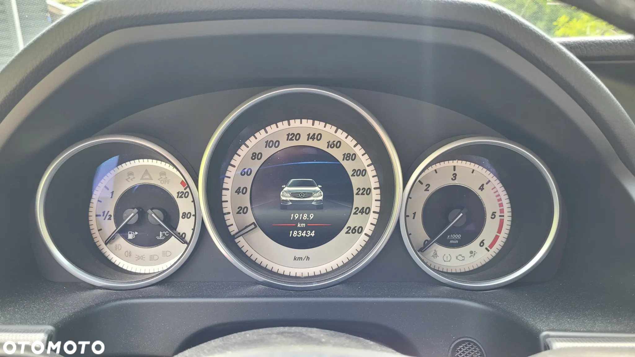 Mercedes-Benz Klasa E 220 BlueTEC 4-Matic Avantgarde - 16