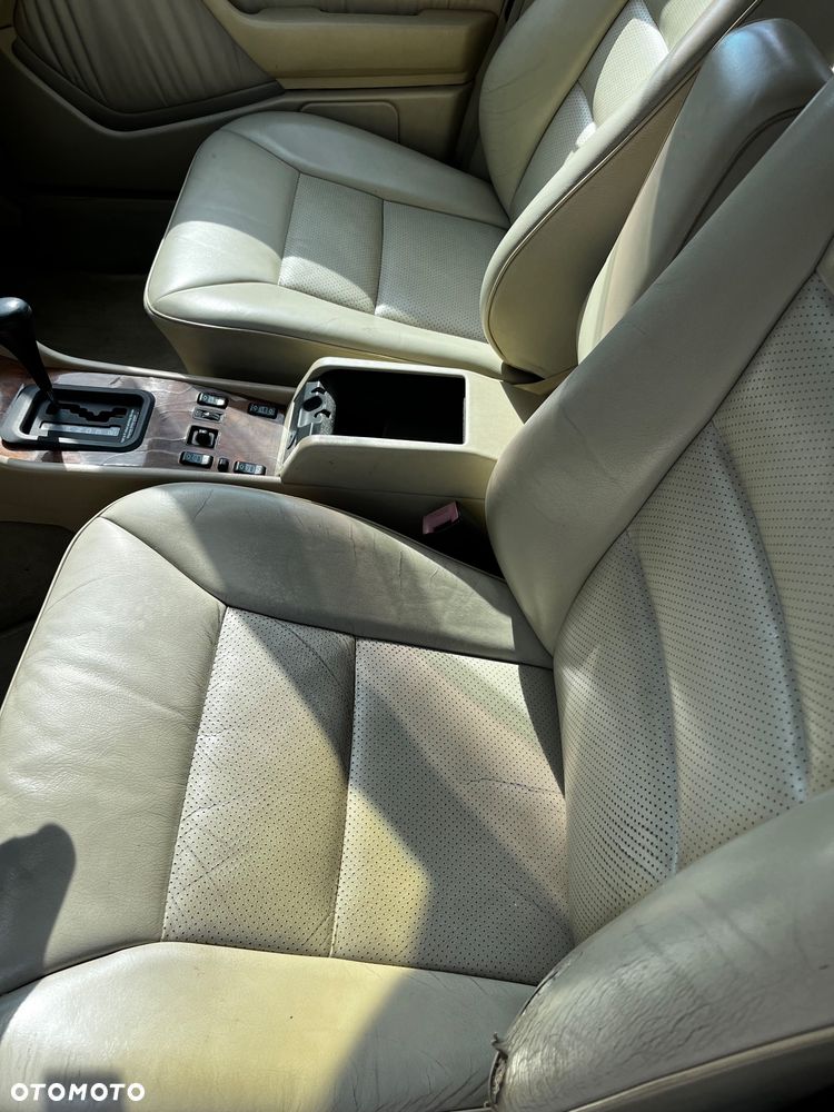 Mercedes-Benz W124 (1984-1993) - 36