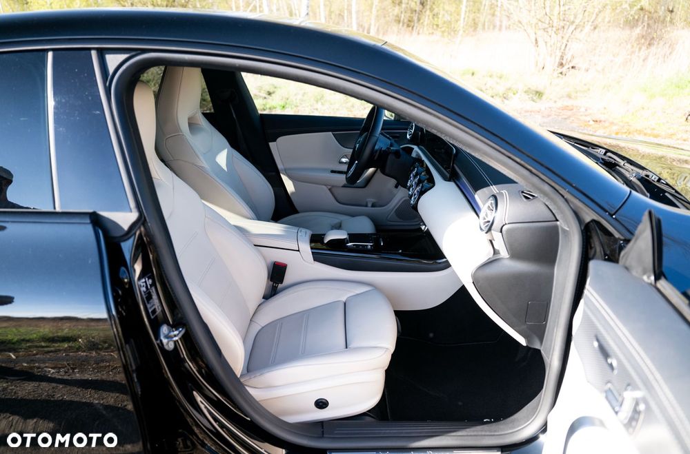 Mercedes-Benz CLA - 35