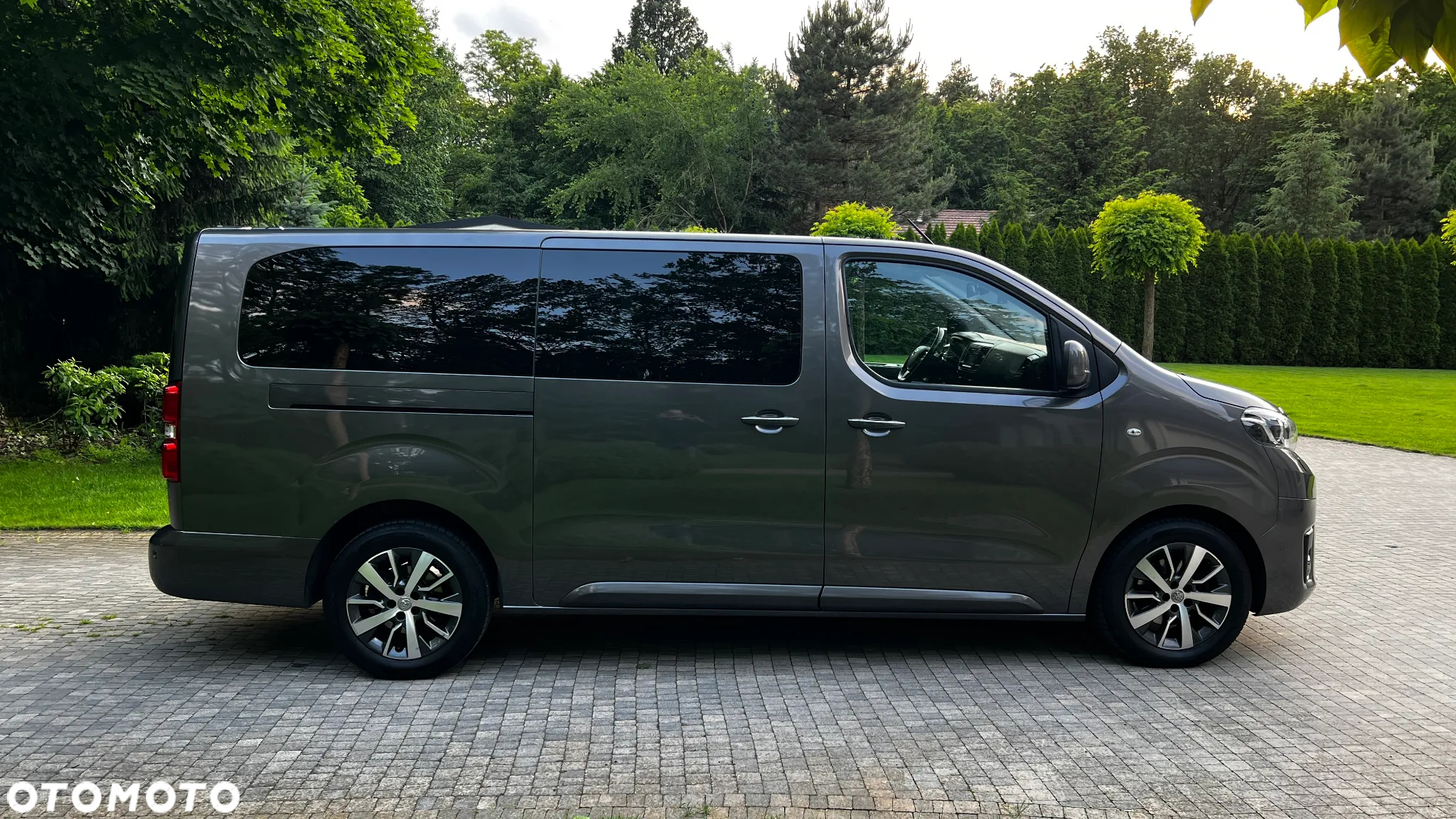 Toyota ProAce Kombi 2.0 D-4D Long 2,8t - 7