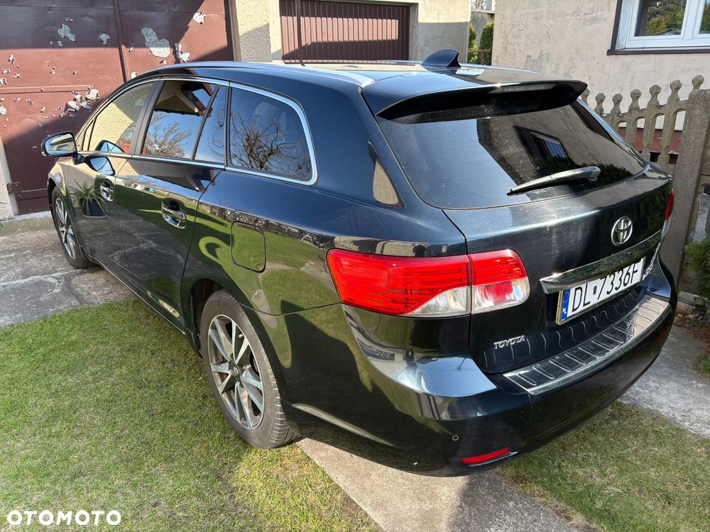 Toyota Avensis 2.0 D-4D Premium - 2
