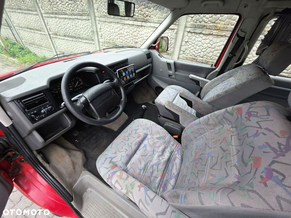 Volkswagen Multivan - 12