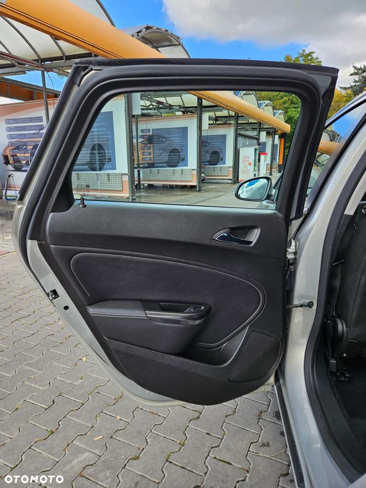 Opel Astra IV 1.7 CDTI Cosmo - 20