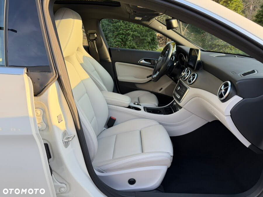 Mercedes-Benz CLA 250 4-Matic AMG Line - 20