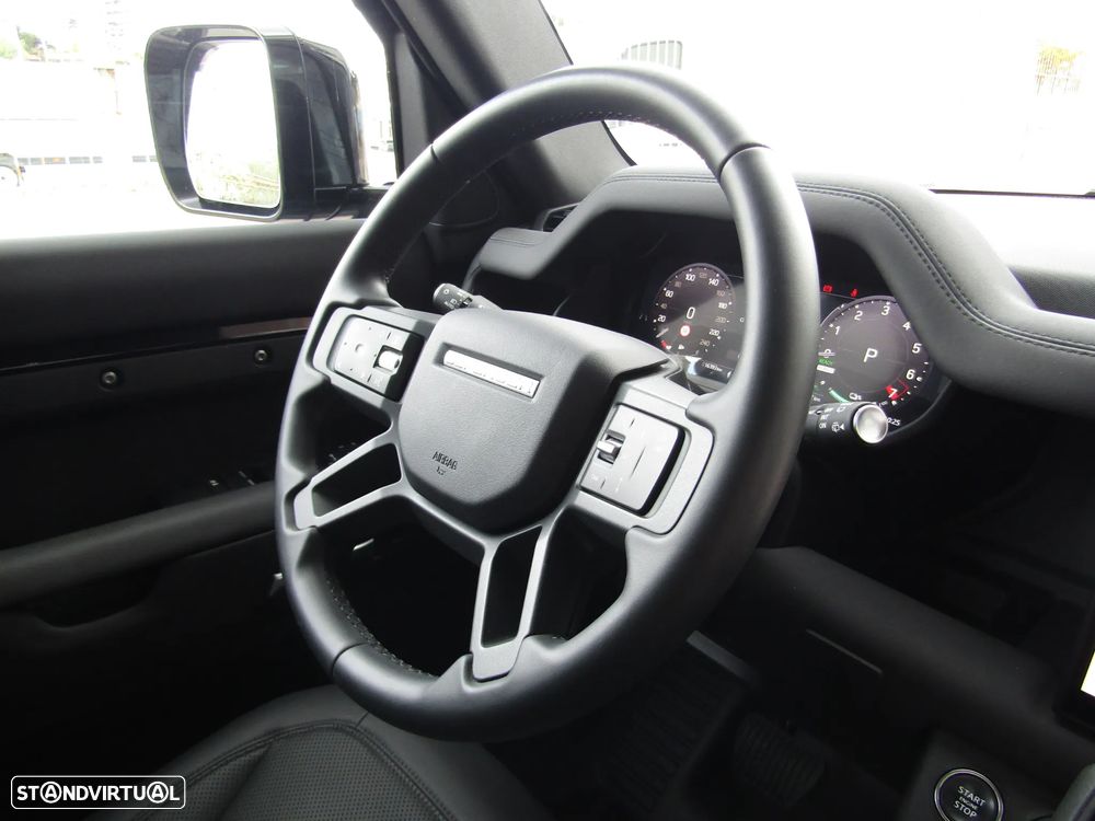 Land Rover Defender 2.0 P300e 110 AWD X-Dynamic SE - 30