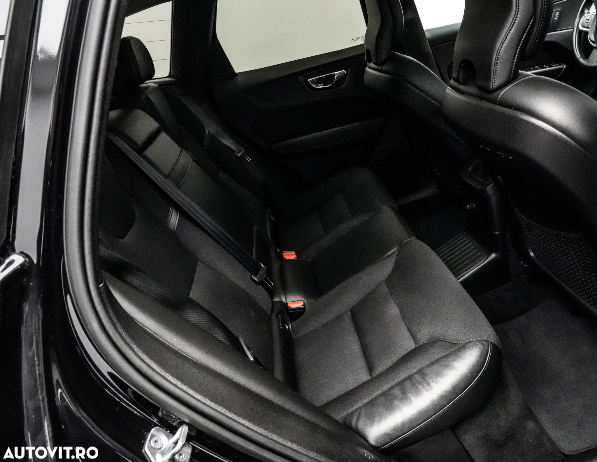 Volvo XC 60 T8 Twin Engine AWD Momentum Pro - 18