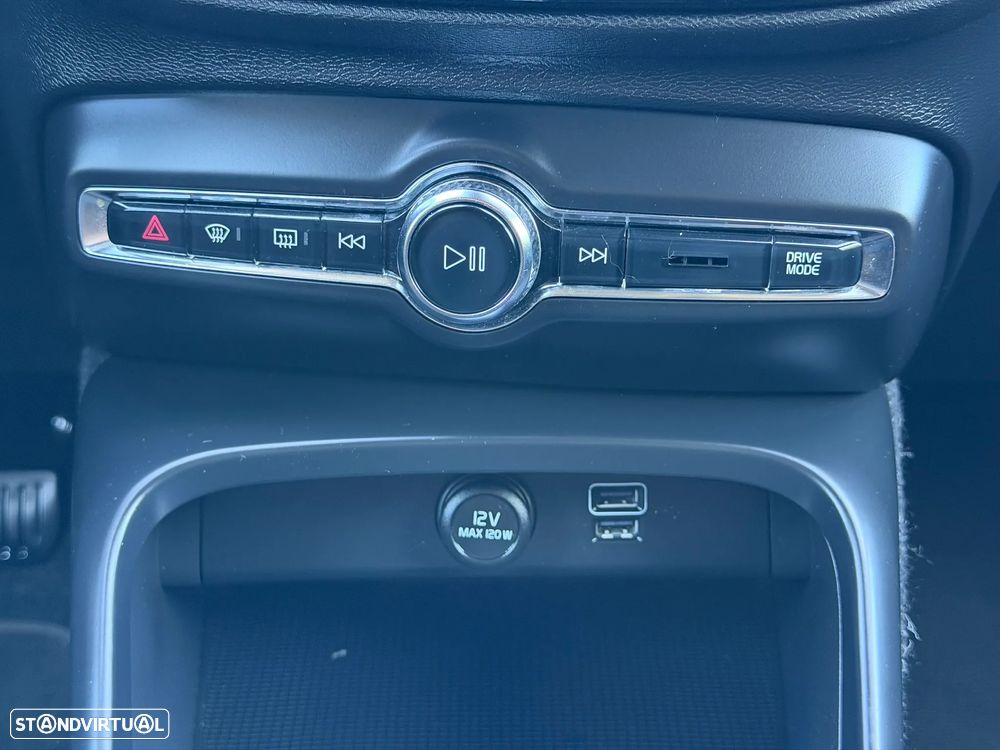 Volvo XC 40 T3 Momentum - 11