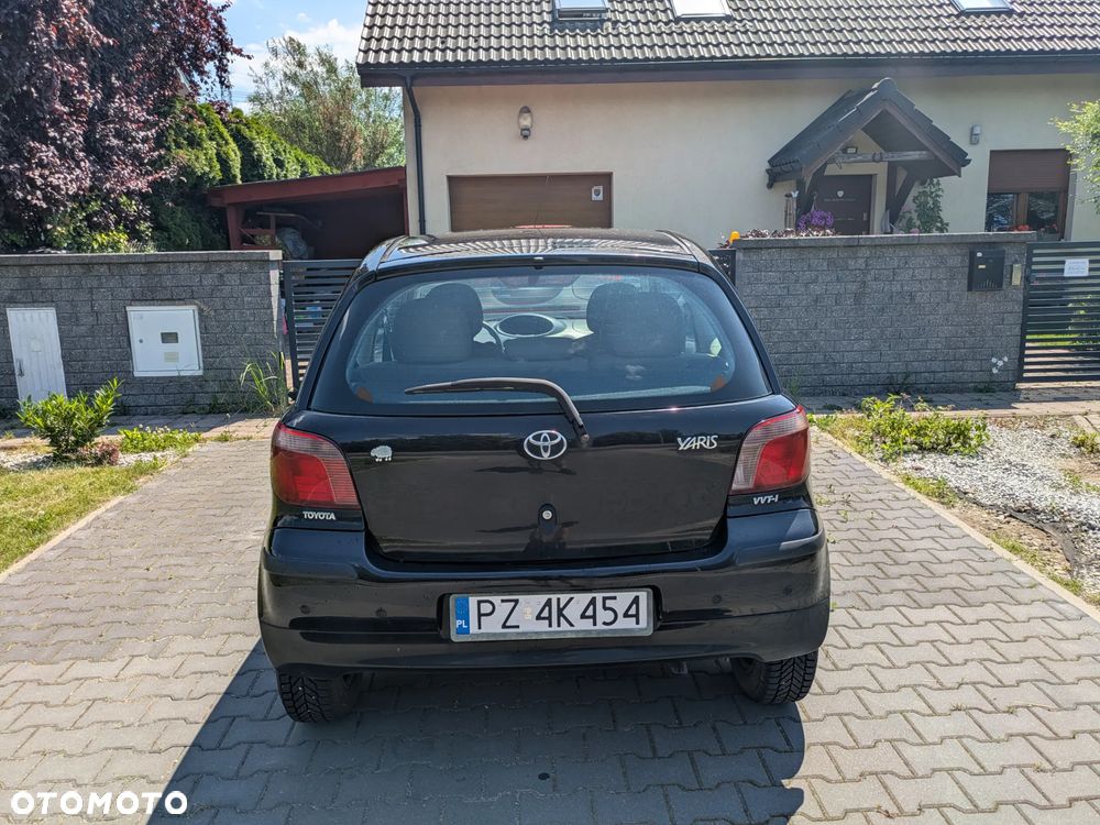 Toyota Yaris 1.3 Sol - 11