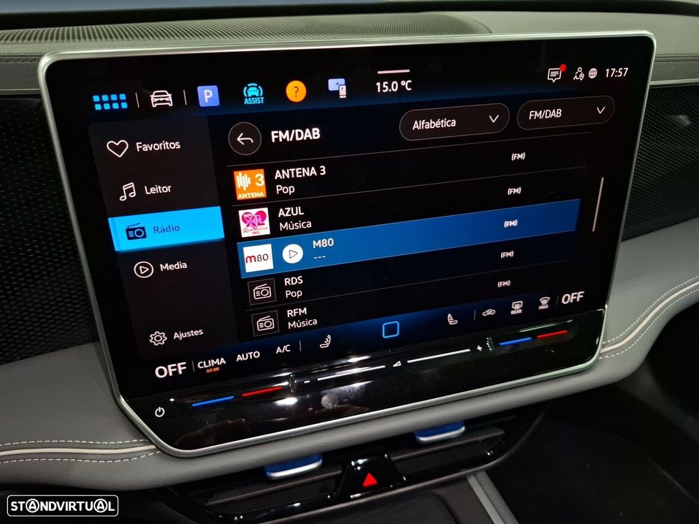 VW Passat Variant 1.5 TSI eHybrid Business DSG - 19