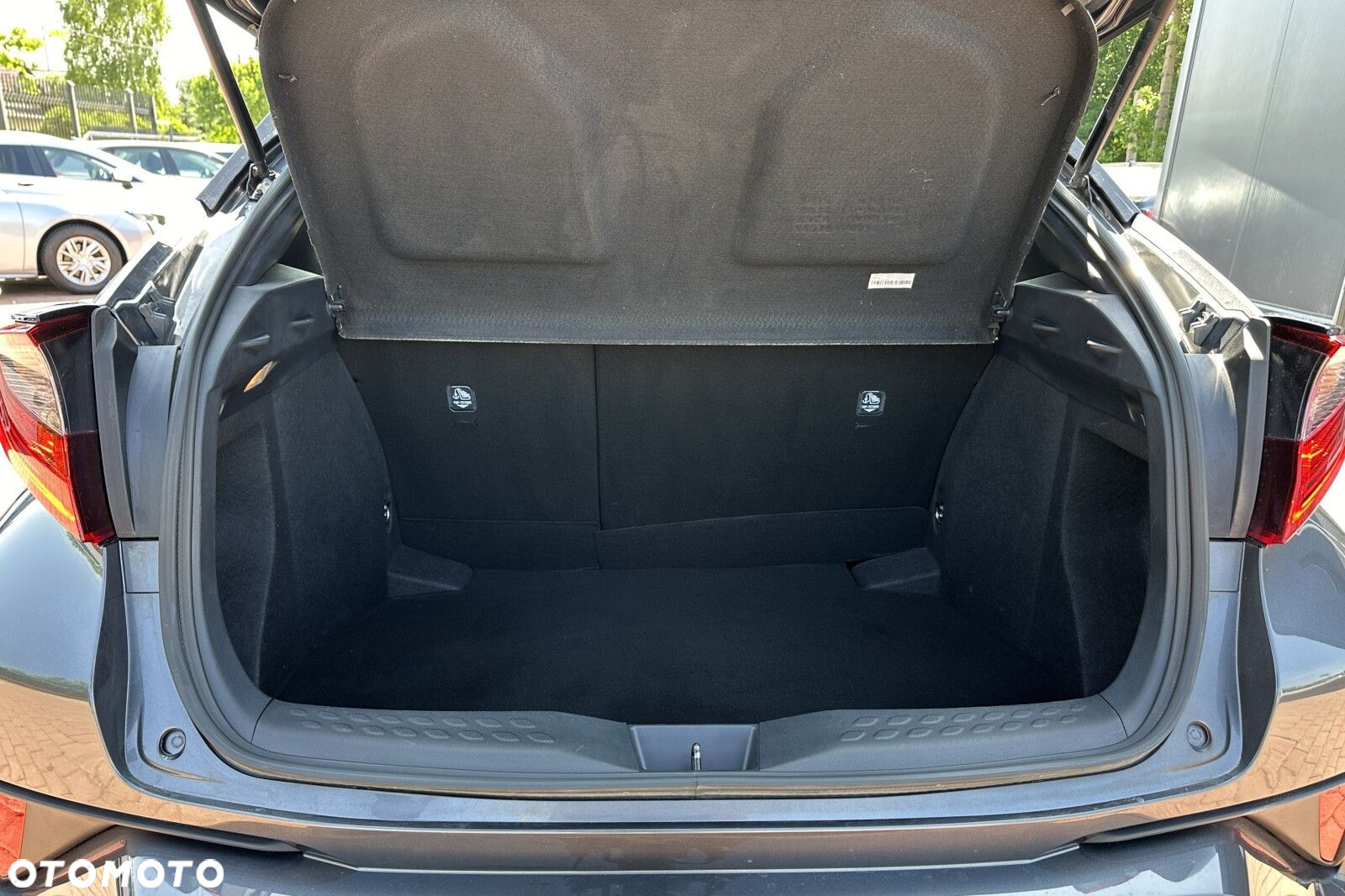 Toyota C-HR - 16