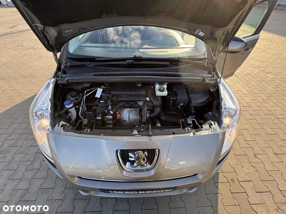 Peugeot 5008 - 5