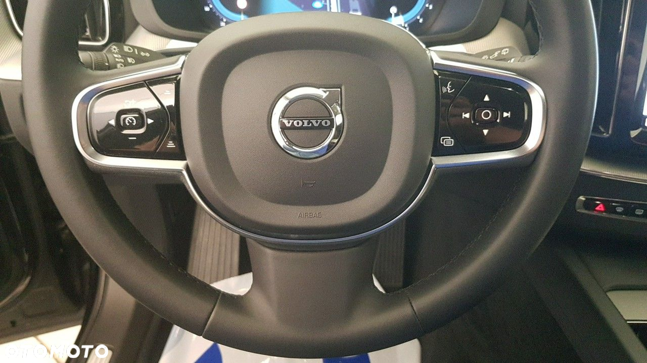 Volvo XC 60 - 25