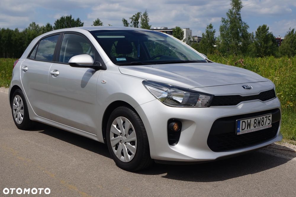 Kia Rio 1.2 L - 1