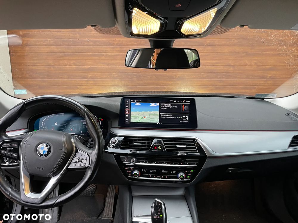 BMW Seria 5 520d xDrive MHEV - 9