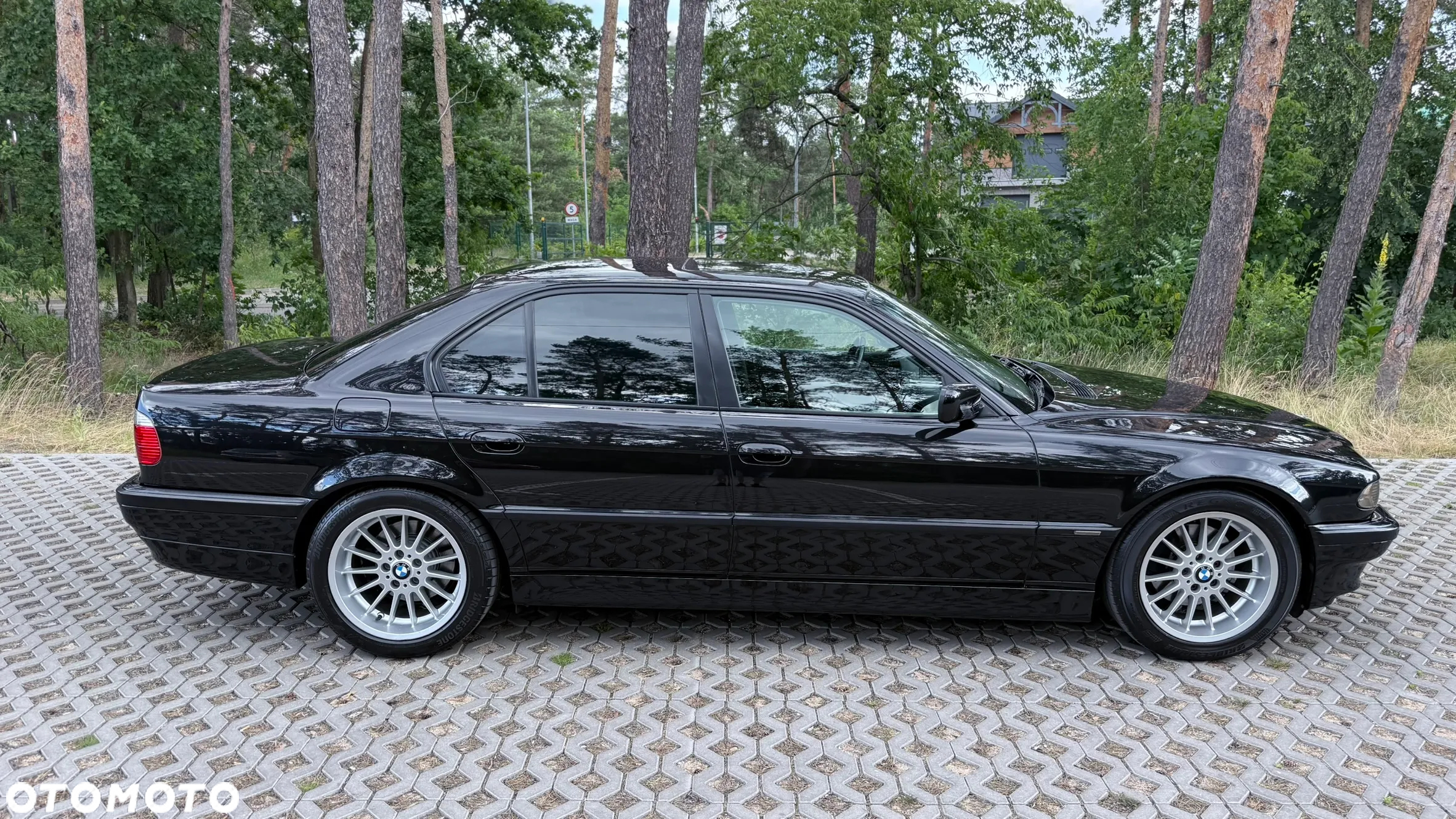 BMW Seria 7 740i - 11