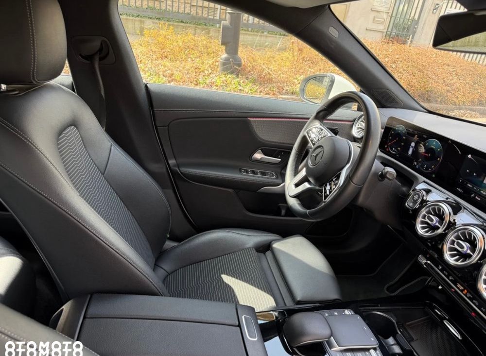 Mercedes-Benz CLA 200 d Progressive 8G-DCT - 4