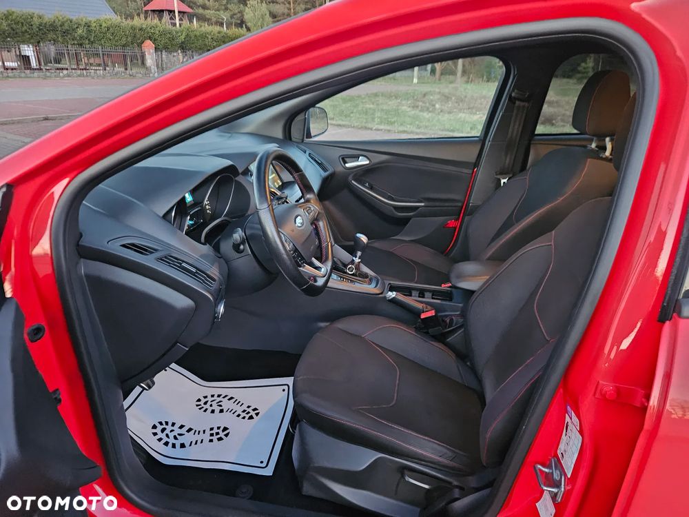 Ford Focus 1.5 EcoBoost ST-Line - 10