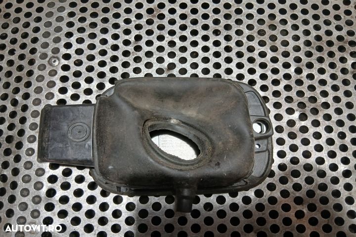 Usita rezervor 1K9809857 1K9809857 Volkswagen VW Golf 5 [2003 - 2009] - 2