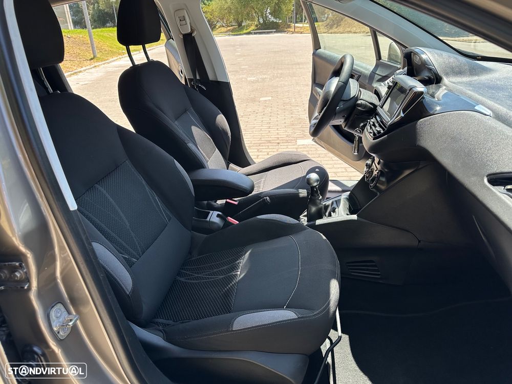 Peugeot 208 1.4 HDi Allure - 11