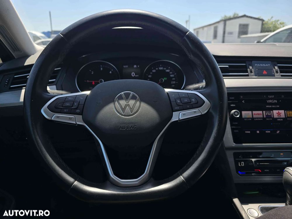 Volkswagen Passat - 15