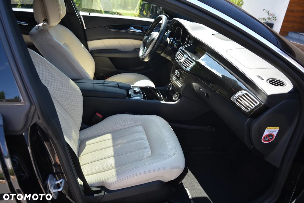 Mercedes-Benz CLS 350 CDI 4-Matic BlueEff - 31