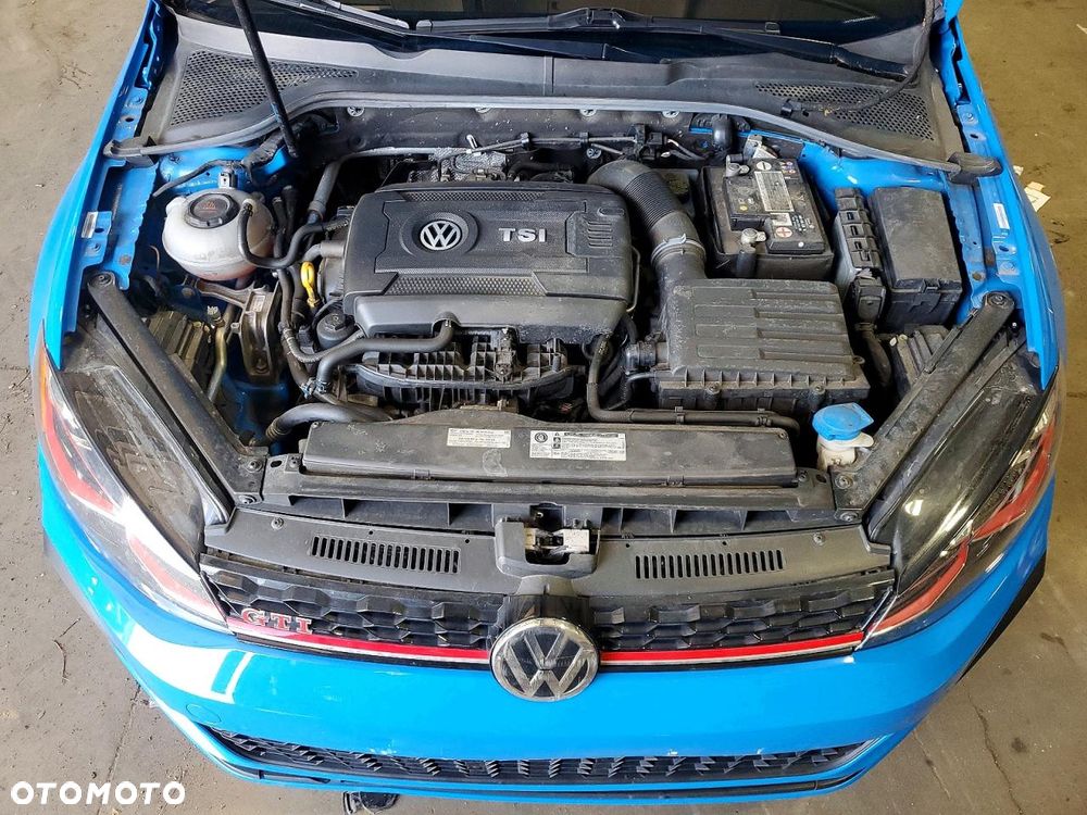 Volkswagen Golf - 10