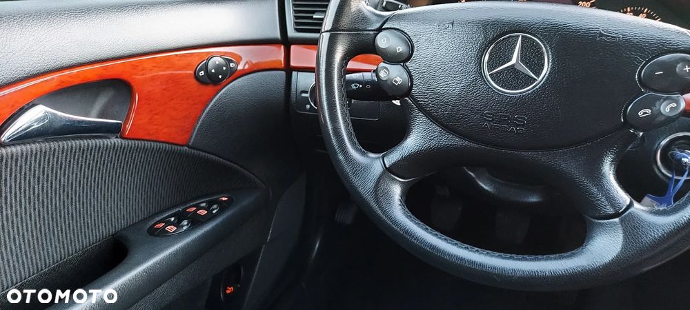 Mercedes-Benz Klasa E 200 Kompressor Avantgarde - 39
